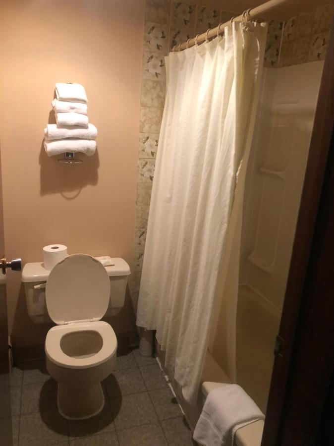 Sundre Parkwood Motor Inn المظهر الخارجي الصورة