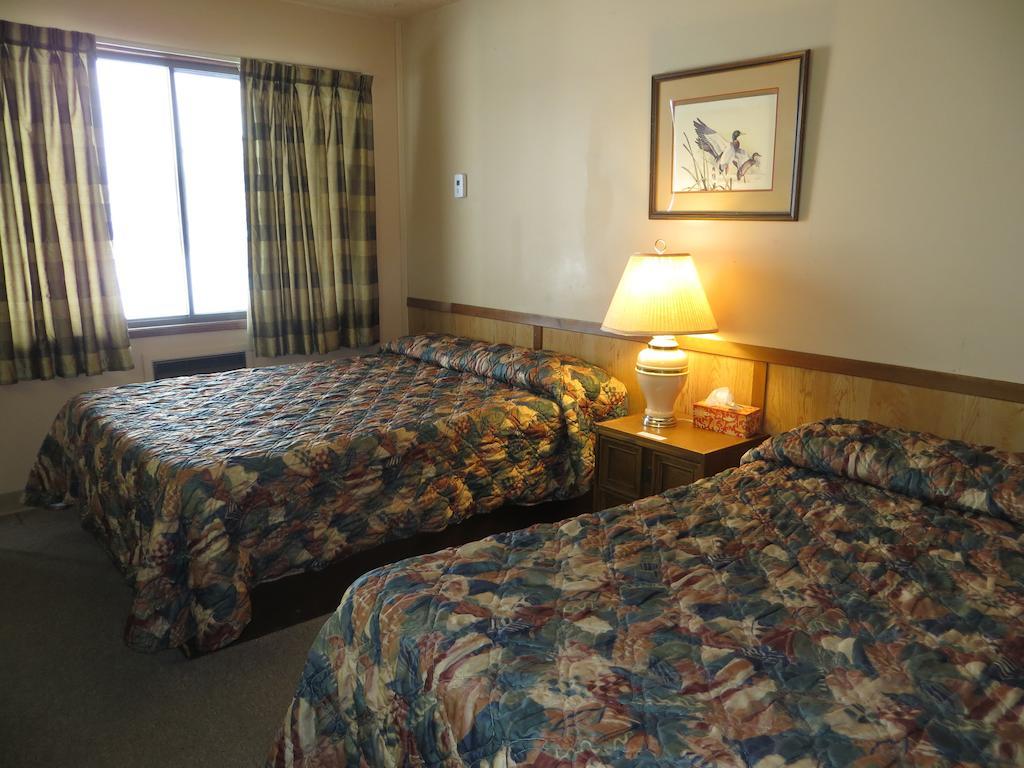 Sundre Parkwood Motor Inn الغرفة الصورة