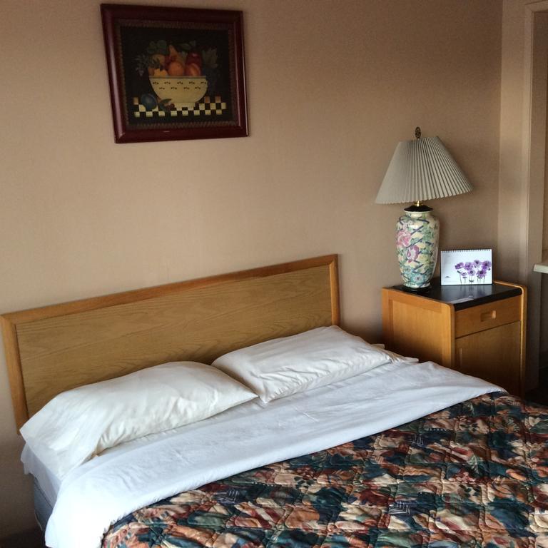 Sundre Parkwood Motor Inn المظهر الخارجي الصورة