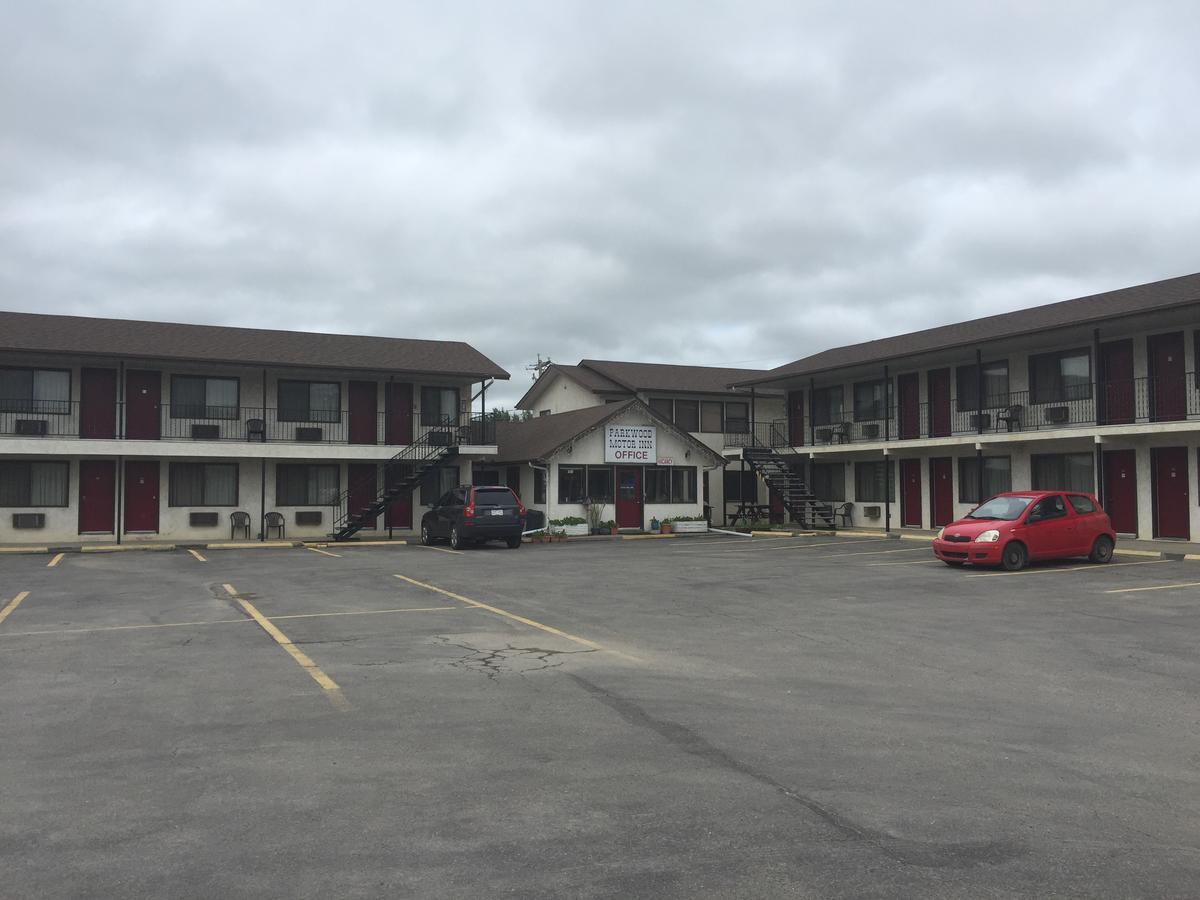 Sundre Parkwood Motor Inn المظهر الخارجي الصورة