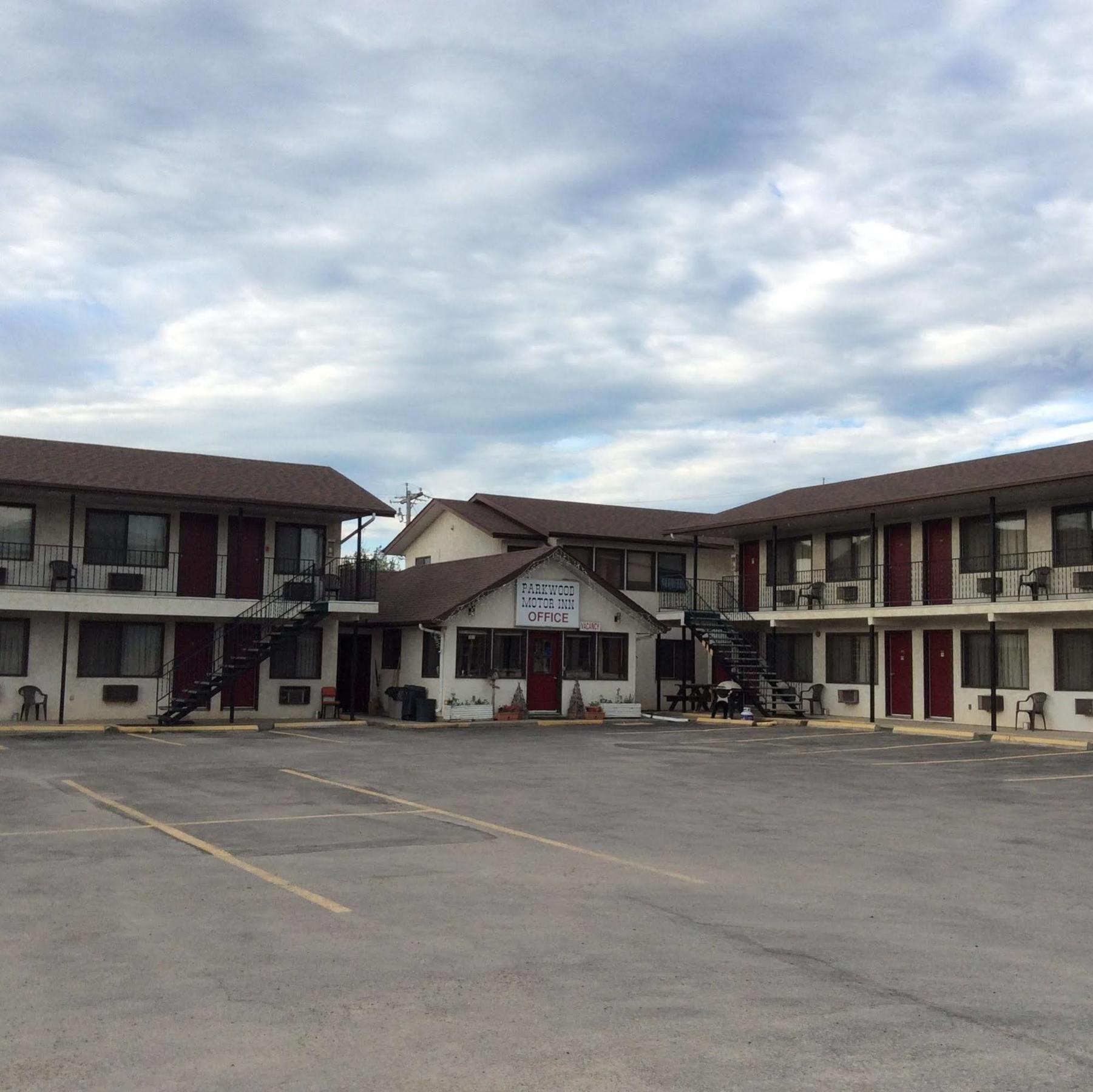 Sundre Parkwood Motor Inn المظهر الخارجي الصورة