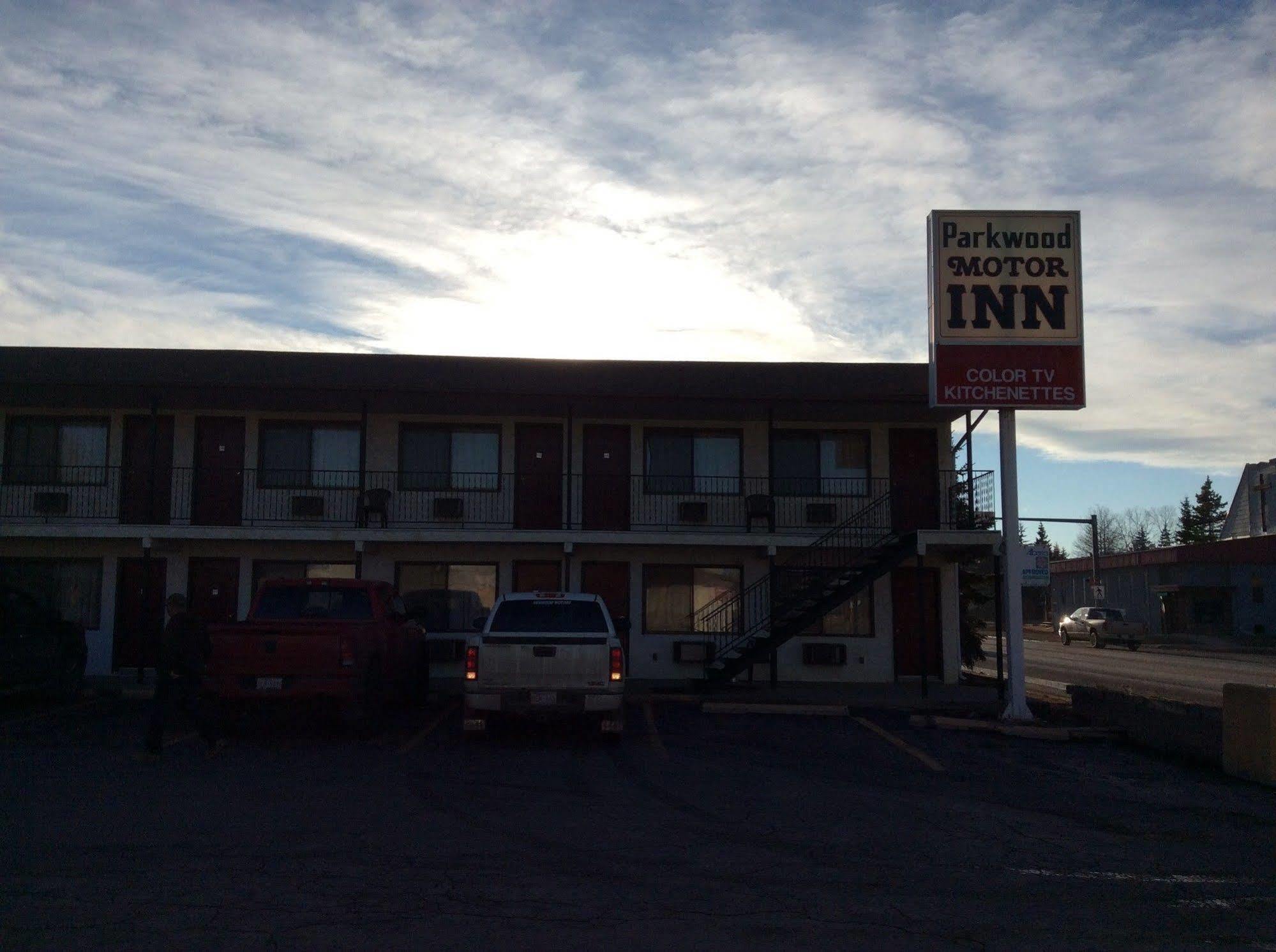 Sundre Parkwood Motor Inn المظهر الخارجي الصورة