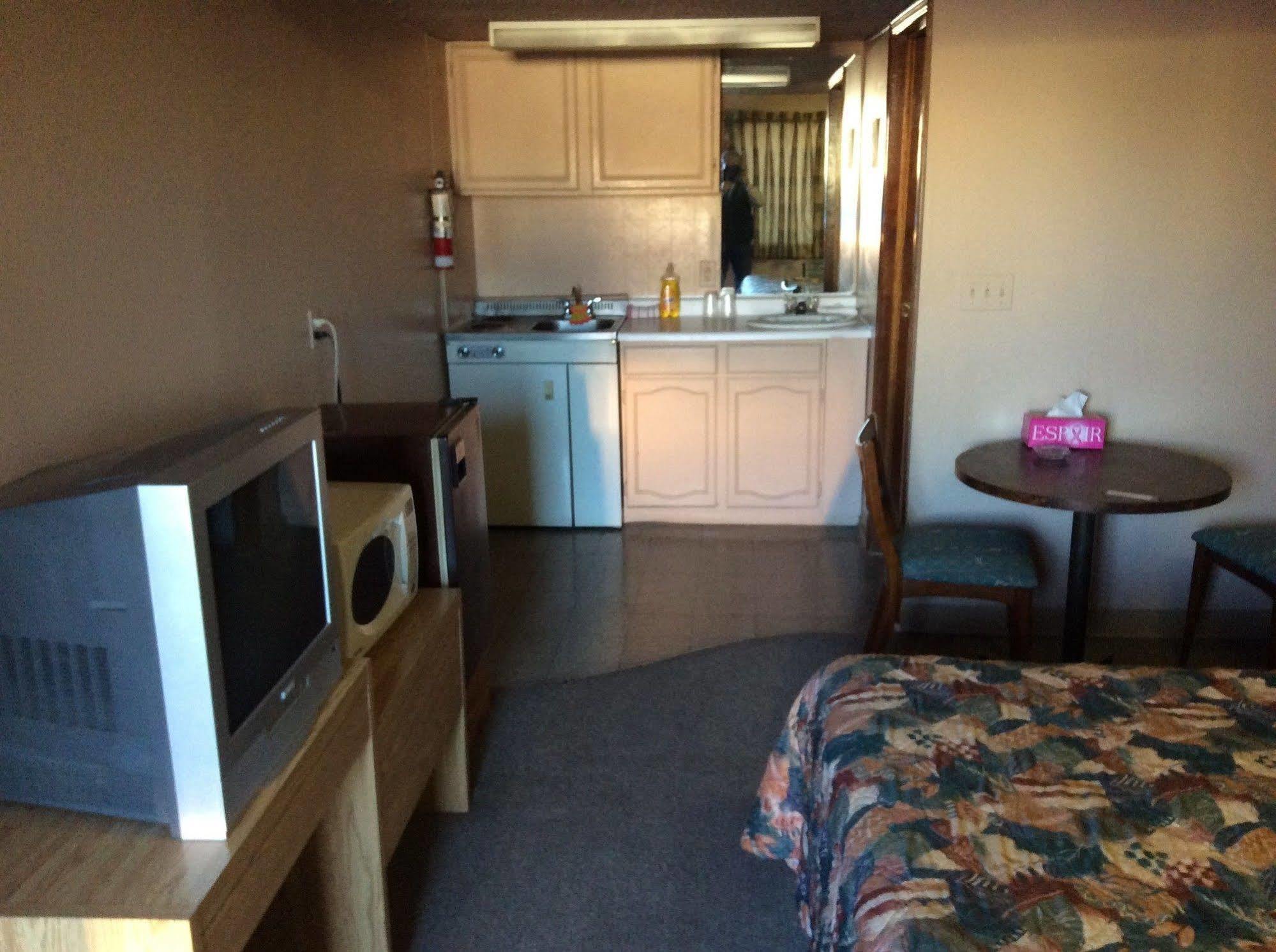 Sundre Parkwood Motor Inn المظهر الخارجي الصورة