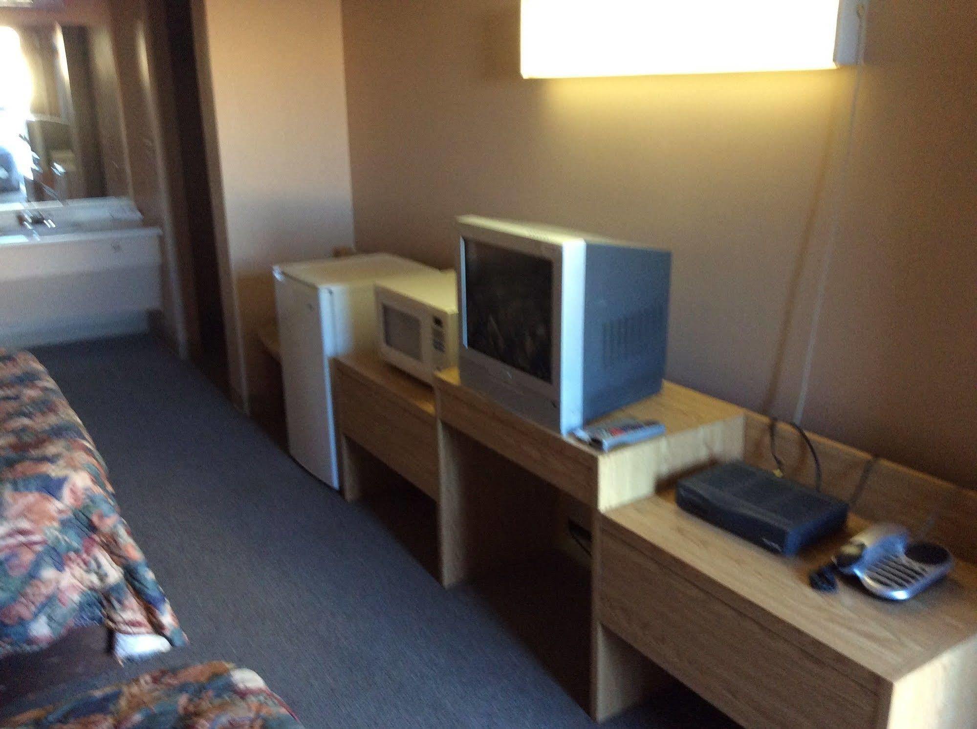 Sundre Parkwood Motor Inn المظهر الخارجي الصورة